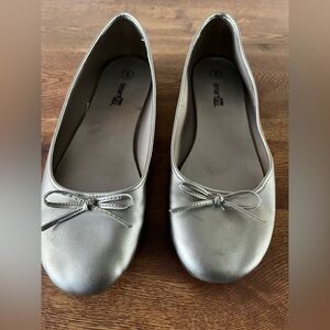 Kids Smartfit Pewter Ballet Flats Size 5